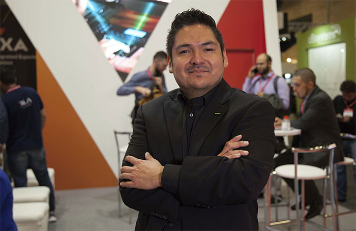 Miguel Paucar, Especialista em Desenvolvimento de Mercado na Shure | AVIXA Miguel Paucar, Especialista em Desenvolvimento de Mercado na Shure | AVIXA