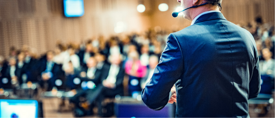 Educators presenting at a conference | AVIXA Educators presenting at a conference | AVIXA